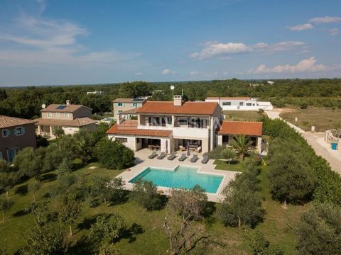 Location: Istarska županija, Svetvinčenat, Svetvinčenat. Zwischen dem schönen Savičenta und Vodnjan, in einem kleinen istrischen Ort, liegt diese moderne Villa, abseits des Stadttrubels. Die Villa hat eine Gesamtfläche von 440 m2 und befindet sich au...