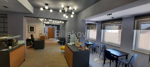 www.biliskov.com ID: 14685Istrien, RovinjEin schönes und funktionales kleines familiäres Boutique-Hotel auf vier Etagen mit einer Gesamtfläche von 900 m², auf einem Grundstück von 600 m². Es wurde 2002 erbaut und die letzte Renovierung fand 2022 stat...