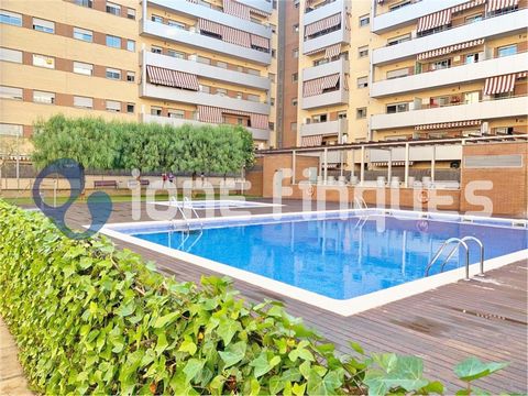 ¡Ya la tienes! Vivienda en excelente estado de conservación (2008), especial para parejas con hijos Barcelona, Barbera del Vallès, PARC EUROPA. Por sólo 299.000 , dispone de un total de 98m2. Muy completa, consta de 1 habitación individual, 2 habitac...