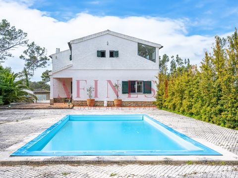 VILLA MIT 5 SCHLAFZIMMERN ZU VERMIETEN HABEN SIE JEMALS DARÜBER NACHGEDACHT, IM NATURPARK SINTRA CASCAIS AN EINEM WUNDERSCHÖNEN ORT NAMENS ASSAFORA UND AM MEER ZU LEBEN? Das war's. Lassen Sie sich von diesem Wunder mitten in den Bergen verzaubern, wo...