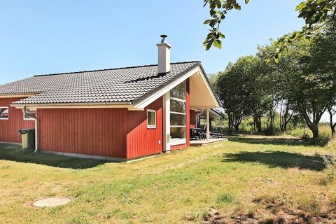 Ferienhaus im skandinavischen Stil im schönen Ferienpark Holiday Vital Resort in Großenbrode. Durch die gute Raumaufteilung und Einrichtung ist dieses Haus gut für mehrere Generationen geeignet. Das große Schlafzimmer liegt gleich neben dem großen Ba...