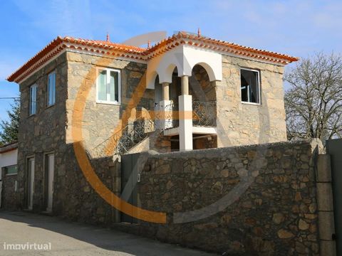 Beautiful 4 bedroom manor house fully renovated, located in Cucujães, parish of Oliveira de Azeméis, set in land with a total area of 8140 m2. Enjoy the tranquility of nature in your own refuge just a few steps from the city! This Quinta is an excell...