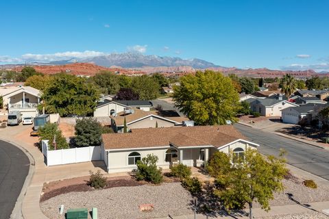 Welcome to this cozy 3-bedroom, 2-bathroom home offering 1,015 square feet of comfortable living space. With an efficient layout, this home makes the most of every square foot. The fully fenced yard provides a perfect backdrop for outdoor cooking and...