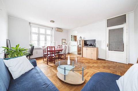 Zagreb, in Petrova street, apartment of 58.84 m2 on the 2nd floor of a residential building. The apartment consists of a spacious entrance hall that leads to a bright living room connected to the kitchen and dining room. There are also two comfortabl...