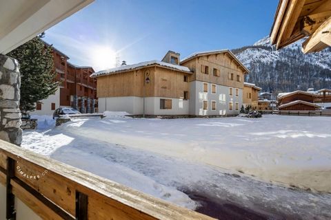 GADAIT International vous offre une opportunité unique de devenir propriétaire de ce charmant appartement situé dans un quartier calme et familial de Courchevel Le Praz . Niché au cœur de cette station de renommée mondiale, cet appartement est idéale...