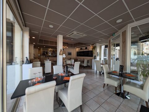 Opportunité à saisir, ce restaurant traditionel ouvert à l'année, vendu équipé et éxploitable trés rapidement. Fond de commerce disposant d'une salle de 32 couverts à l'intérieur et 24 en extérieur. Une clientéle fidéle et récurente à permis le dével...