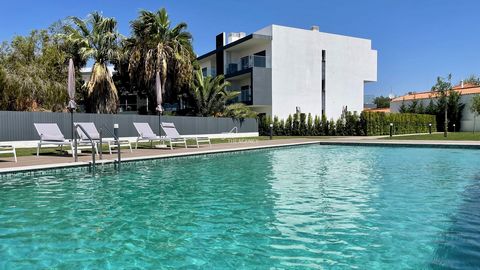 Discover this modern 1 + 1 bedroom apartment, built in 2022, located in a peaceful area of Ferreiras. Situated in a low-density building, this property offers the privacy and comfort you’ve been looking for. With underground parking, an elevator, and...