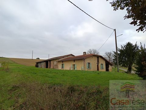 Venez découvrir ce corps de ferme à rénover, d'environ 100 m², à seulement 5 minutes du centre-ville de Beaumont de Lomagne et de toutes commodités, sur un terrain de 2875 m², dans un environnement calme et bénéficiant d'une belle exposition. Composé...