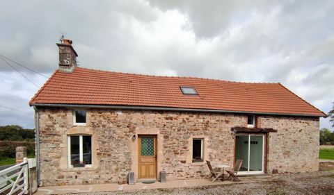 Découvrez cette belle maison en pierre, située dans un environnement calme (NEHOU). Avec une surface habitable de 117 m2, elle offre de beaux espaces et un grand potentiel pour être aménagée selon vos envies. Au rez-de-chaussée: -Un salon spacieux es...