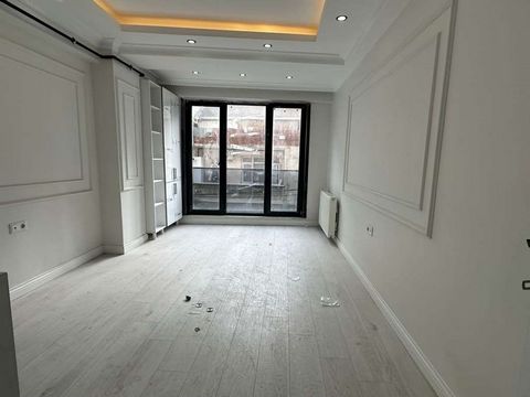 FROM ALTINEMLAK GÜNEŞLI BOULEVARD BRANCH 1+1 APARTMENT FOR SALE IN BAGCILAR GÜNEŞLI 15 JULY NEIGHBORHOOD AVAILABLE FOR CREDIT ELEVATOR HILTON BATH SHOWER FRENCH BALCONY SENSOR LIGHTING SYSTEM IN THE INTERMEDIATE HALL E.C.A COMBI + HONEYCOMB E.C.A FAU...