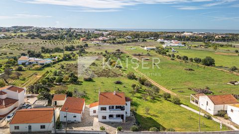 This bright south facing villa is in a beautiful location only a short walking distance from all amenities such as restaurants, supermarkets and shops. Still only a short driving distance to some of the best beaches in the Algarve, also known as the ...