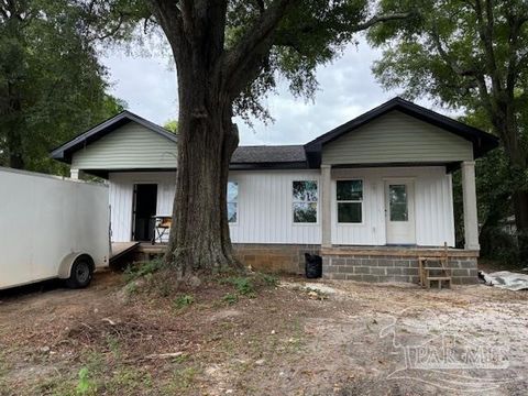 New Construction Downtown for $250,000. This 3 bedrooms and 2 full baths has all the niceties' you are looking for including granite countertops. Due to be completed December 2024. 1908 N Tarragona is available too. Properties mirror each other Featu...