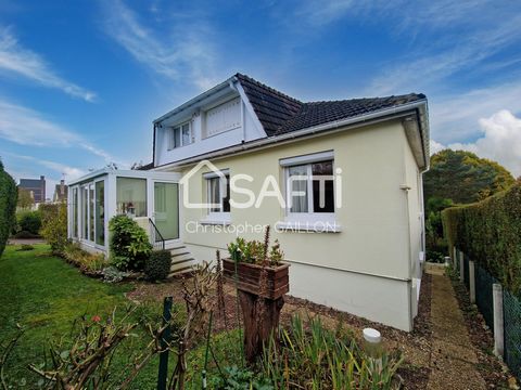 Nestled in a quiet, sought-after neighborhood of Port-Jérôme-sur-Seine, this charming home is perfect for family living. Set on a 500 m² plot, the beautifully landscaped garden invites you to enjoy outdoor dining with a large table, a barbecue for su...