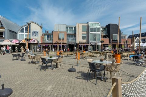 Vivez un pur plaisir dans la Suite Duinzicht, un studio confortable conçu pour deux personnes, parfaitement situé sur la place animée du village de Callantsoog. Grâce à son emplacement central, vous êtes à quelques pas des commerces locaux, des resta...