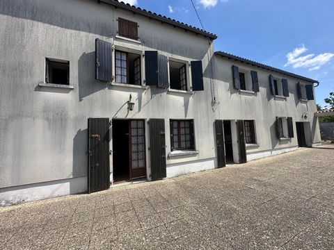 Maison de ville, dépendances, jardin sans vis-à-vis secteur Conseil Général