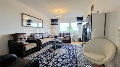 This well-kept 3-room condominium on the 5th floor of a solid apartment building from 1976 offers you a comfortable and stylish home with well thought-out room layout and plenty of natural light. On around 75 m² of living space, you will find a spaci...