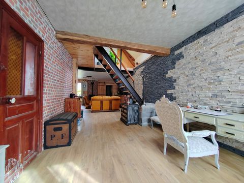 Maison de caractère rénovée bordé par la rivière