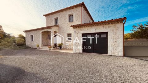 Maison familiale avec piscine et énergie solaire
