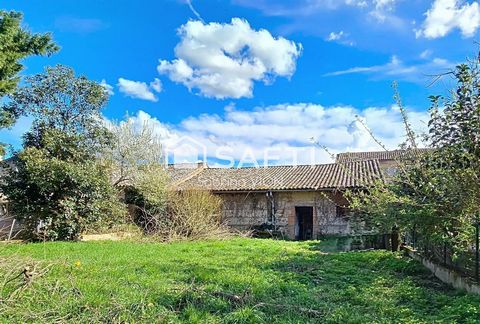 MAISON DE VILLE A REAMENAGER AVEC GARAGE ET JARDIN