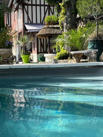 Demeure Anglo-Normande du XIX rénovée, piscine