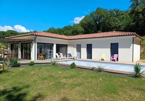 Proche de Figeac maison neuve de plain pied avec piscine