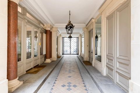 PARIS 17? – COURCELLES / PARC MONCEAU : T1/T2 LUMINEUX ET CALME ABSOLU SUR JARDIN