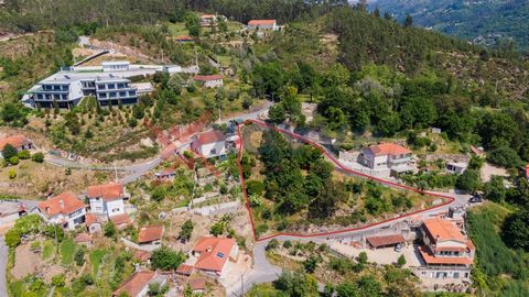 Land with an area of 1.628m2, for sale in the parish of Vilar da Veiga, with stunning views of the Caniçada Dam, at the gates of Gerês. It is also located 10min from the center of Vieira do Minho, 30min from the city of Braga, 50min from Porto. Sched...