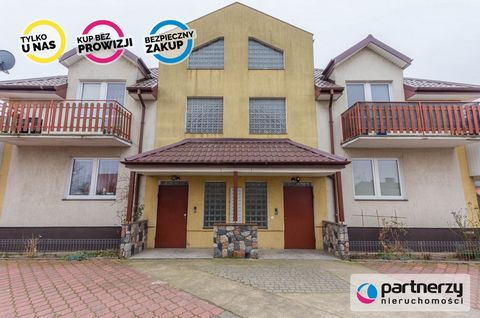 For sale a very attractively located detached house in Rumia It is a great thriving ready-made investment. Currently - all ten apartments are rented. O C O L I C A : Rumia is a dynamically developing city that is constantly expanding, becoming more a...