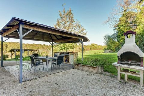 This stunning and widespread Holiday Home in Thédirac has picturesque views of the surrounding, and provides 5 cosy bedrooms to fit atmost 10 people inside, perfect for large families with children. This holiday home with a view over the woods and fi...