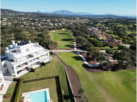 SAN ROQUE ... 3 Bedroom apartment Brand New Corner 3 bedroom - Front line San Roque Golf with full sea views Enjoy indoor/outdoor living in this never lived in luxury apartment overlooking the esteemed old course of San Roque Club and the Mediterrane...