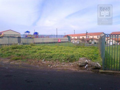 Land for sale located in the parish of Santa Cruz, Praia da Vitória. Plot of land with 15 meters in front and a total area of 251 m2, intended for housing construction. Energy Rating: Exempt #ref:3147