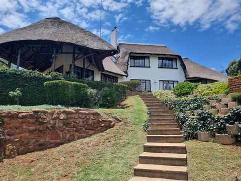 Stunning 4 Bed Thatched House For Sale in Golf View Walkerville Gauteng South Africa Esales Property ID: es5553690 Property Location 48 Angle road Golf view Walkerville 1876 South Africa Rand – 2 500 000 Property Details With its glorious natural sce...