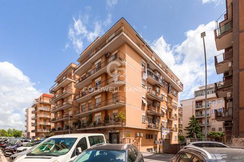 FISCALI MEADOWS - VIA VAL MAIRA - APARTMENT FOR SALE 300,000.00 In the Prati Fiscali area, precisely in Via Val Maira, adjacent to all services, we offer the sale of an apartment of approximately 80 m2 located on the third floor of a building in the ...
