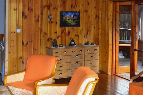 This spacious chalet is located in Krásná Lípa in the Czech Republic. There are 2 bedrooms, which can accommodate a total of 6 people: ideal for a holiday with the whole family. In addition, you can bring a maximum of 2 pets. The house is located nea...