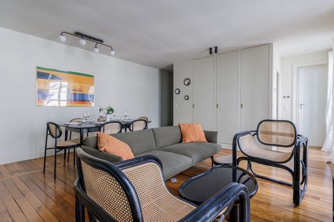 This 59m² apartment is positioned on the 2nd floor and is accessible by elevator. It offers: A practical and well-equipped open kitchen: inclusive of a refrigerator, cooktop, coffee machine, toaster, kettle, washer-dryer, oven, dishwasher... A living...