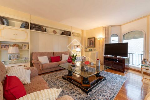 Lucas Fox is pleased to present this magnificent apartment ready to move into in Sant Quirze. It is located near the train station and the town centre with all amenities. It has a large entrance hall and all the main rooms are distributed on the main...