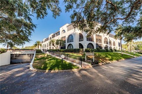 Beautiful and lightly lived in 2BR condo in Robles Del Mar. Private and oversized screened porch with tranquil views of the mature oak trees and grounds. Modified bar area with seating, meticulously maintained. Newer appliances. Two covered parking s...