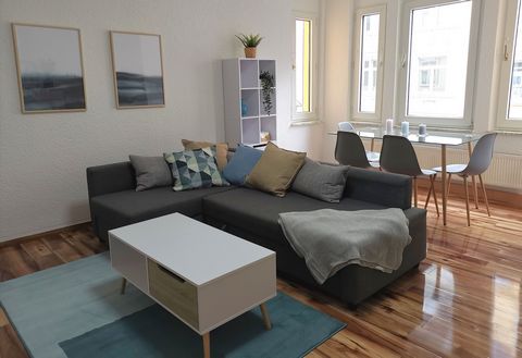 Welcome to this really well-designed 2.5 room apartment in the Dortmund harbor district. The apartment is on the 1st floor of a beautiful old building (1909) which is continuously modernized and maintained. Through a small balcony to the rear buildin...