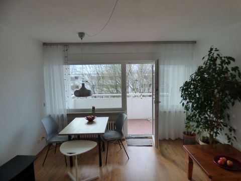 Bright and quiet apartment near the center of Steinbach. The S-Bahn (S5) to Frankfurt and the trade fair as well as to Bad Homburg is only a 10-minute walk away. The nearest supermarket is 500 m away. The town of Steinbach has approx. 10,000 inhabita...