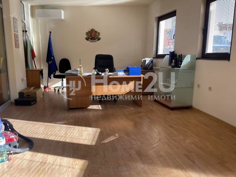 EXCELLENT LOCATION!! LIVING AREA!! OPEN SPACE!! We present to your attention an office with excellent location in close proximity to the Pavlovo tram stop and offices of ECONT and SPEEDY, and several bank offices. The office has different sized offic...