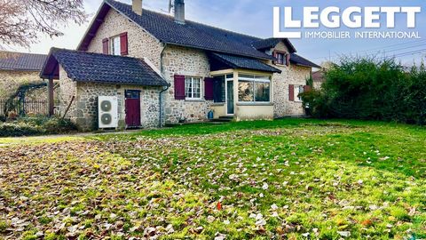 A25818CHT87 - In the heart of the Périgord-Limousin Regional Nature Park, in the commune of Marval, large, spacious traditional Limousin stone house with a total surface area of 340m2 (of which 250m2 is currently habitable). Immediately adjacent to t...