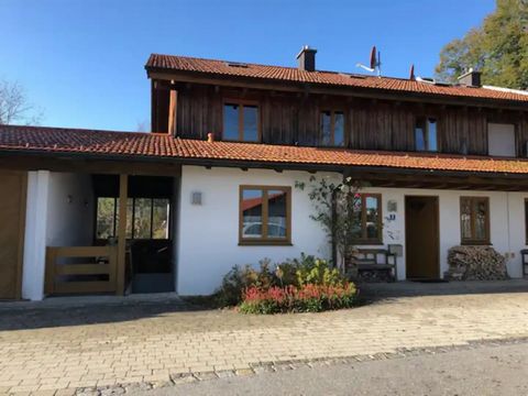 Situated in beautiful Weyarn in the centre of the Mangfall Valley. There is a bakery, pizzeria, supermarket, climbing centre and great hiking opportunities on site. The Way of St James even leads past the house. The Mangfall, a refreshing river that ...