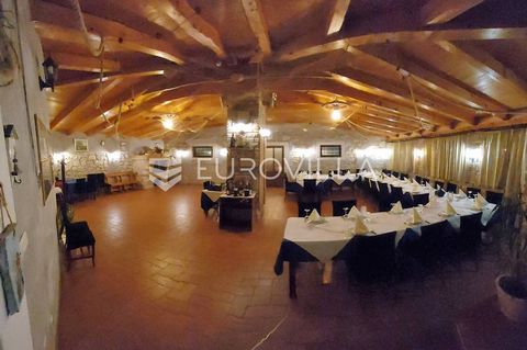 Located in Brtonigla, this catering facility represents a well-established business in the field of preparing and serving food and drinks, and accommodating guests in rooms. There is also a huge potential for increasing the value, namely a large part...