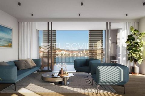 Apartment B3- Three bedroom apartment of 118.4 m2, located on the third floor of a building with an elevator, with open sea view.It consists of a spacious living room, kitchen, open plan dining room, three bedrooms, three bathrooms, 1 toilet, pantry ...
