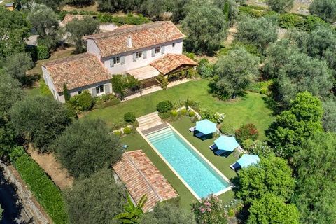 Property in Opio: Peace, Privacy and Conveniences nearby Discover this magnificent property in Opio, offering peaceful, unoverlooked living close to all amenities. With its 5 bedrooms, each with en suite bathroom, this home is perfect for large famil...