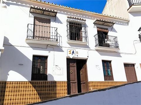 Nestled in the heart of Periana, in the Malaga province of Andalucia, Spain, this spacious 242m2 build, townhouse has a total of six bedrooms and two bathrooms, awaiting a touch of personalization through potential renovation if wanted. Located centr...