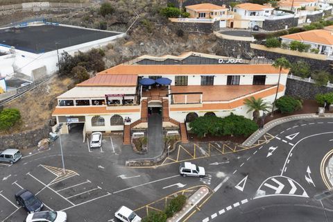 6 COMMERCIAL PREMISES FOR SALE IN LOS GIGANTES! INVESTMENT OPPORTUNITY THAT YOU CANNOT MISS!!!! For sale are all the premises that complete the upper terrace which are 6 units of the DON JOSE Shopping Centre which is situated at the main entrance of ...