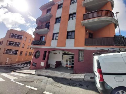 Garage space for sale in the town of Taco, San Cristóbal de La Laguna. It has an approximate area of 13 square meters. The offer is subject to errors, price changes, omissions and/or withdrawal from the market without prior notice. The indicated pric...