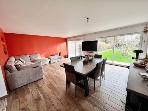 To be discovered in the town of Coulogne, Detached pavilion renovated in 2016 (still under ten-year warranty) in semi-single storey comprising on the ground floor: entrance, bright living room, fitted and equipped kitchen, a bedroom with its adjoinin...