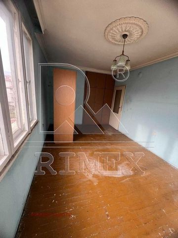 Rimex properties***Offer 80686*** We offer you for Asenovgrad floor of a house in the area of the hospital. It consists of two non-adjoining bedrooms, bathroom, toilet, utility room, kitchen, living room, living room and two terraces. The apartment n...